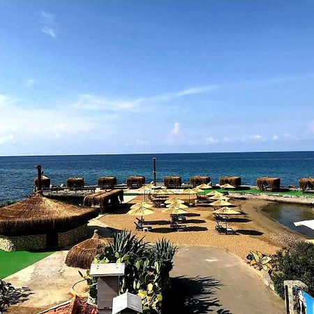 Celebrity Hotel Lapta Dış mekan fotoğraf